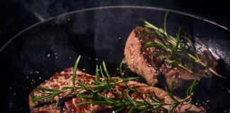 Jak wyczyścić płytę grillową?