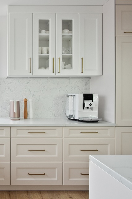 minimalistyczne wnętrza w 2024 roku porady od eksperta raw decor kuchnia z mozaika lotus marble matowy